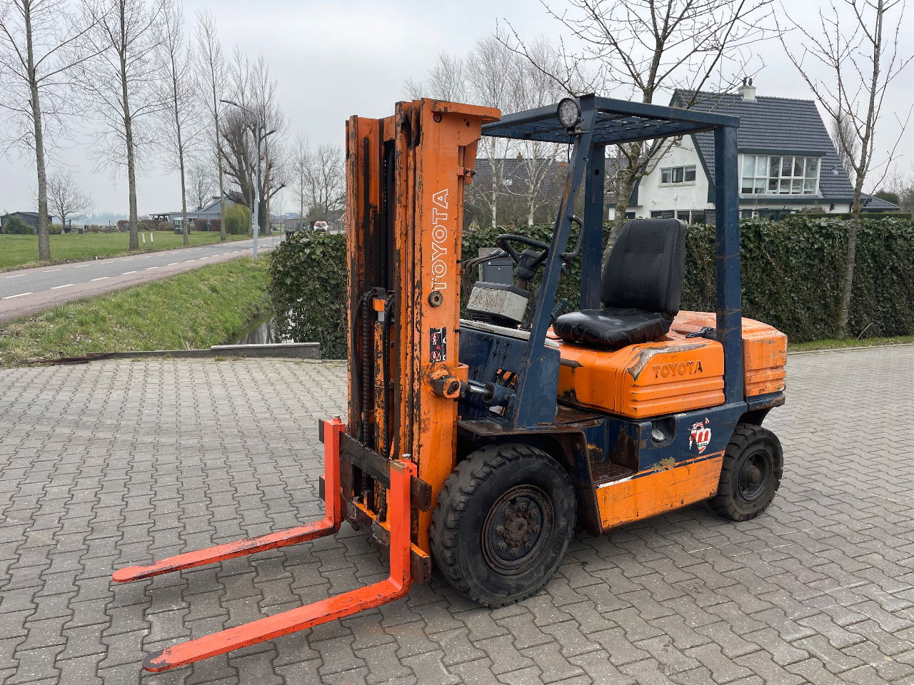 Toyota 2.5ton diesel triplo heftruck forklift - Viljuškar: slika 1 Toyota 2.5ton diesel triplo heftruck forklift - Viljuškar: slika 1