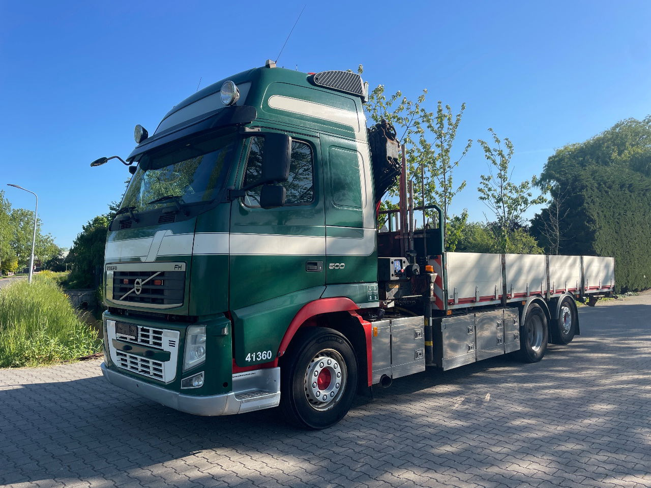 Volvo FH 13.500 HMF 2420 K5 crane, winch, and extendable deck - Kamion sa dizalicom: slika 2 Volvo FH 13.500 HMF 2420 K5 crane, winch, and extendable deck - Kamion sa dizalicom: slika 2