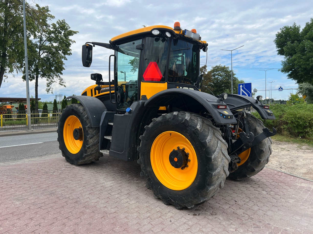 JCB Fastrac 4220 - Traktor: slika 3 JCB Fastrac 4220 - Traktor: slika 3