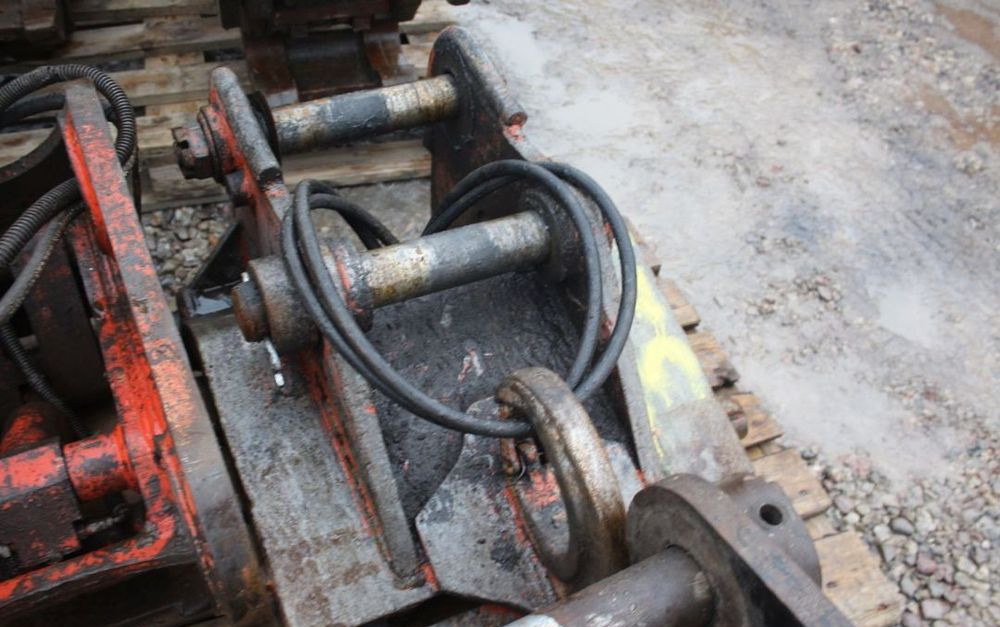 SZYBKO ZŁĄCZĘ DO KOPAREK JCB, CAT, VOLVO, KOMATSU, LIEBHERR I INNYCH - Brza spojnica za Građevinska mašina: slika 4 SZYBKO ZŁĄCZĘ DO KOPAREK JCB, CAT, VOLVO, KOMATSU, LIEBHERR I INNYCH - Brza spojnica za Građevinska mašina: slika 4