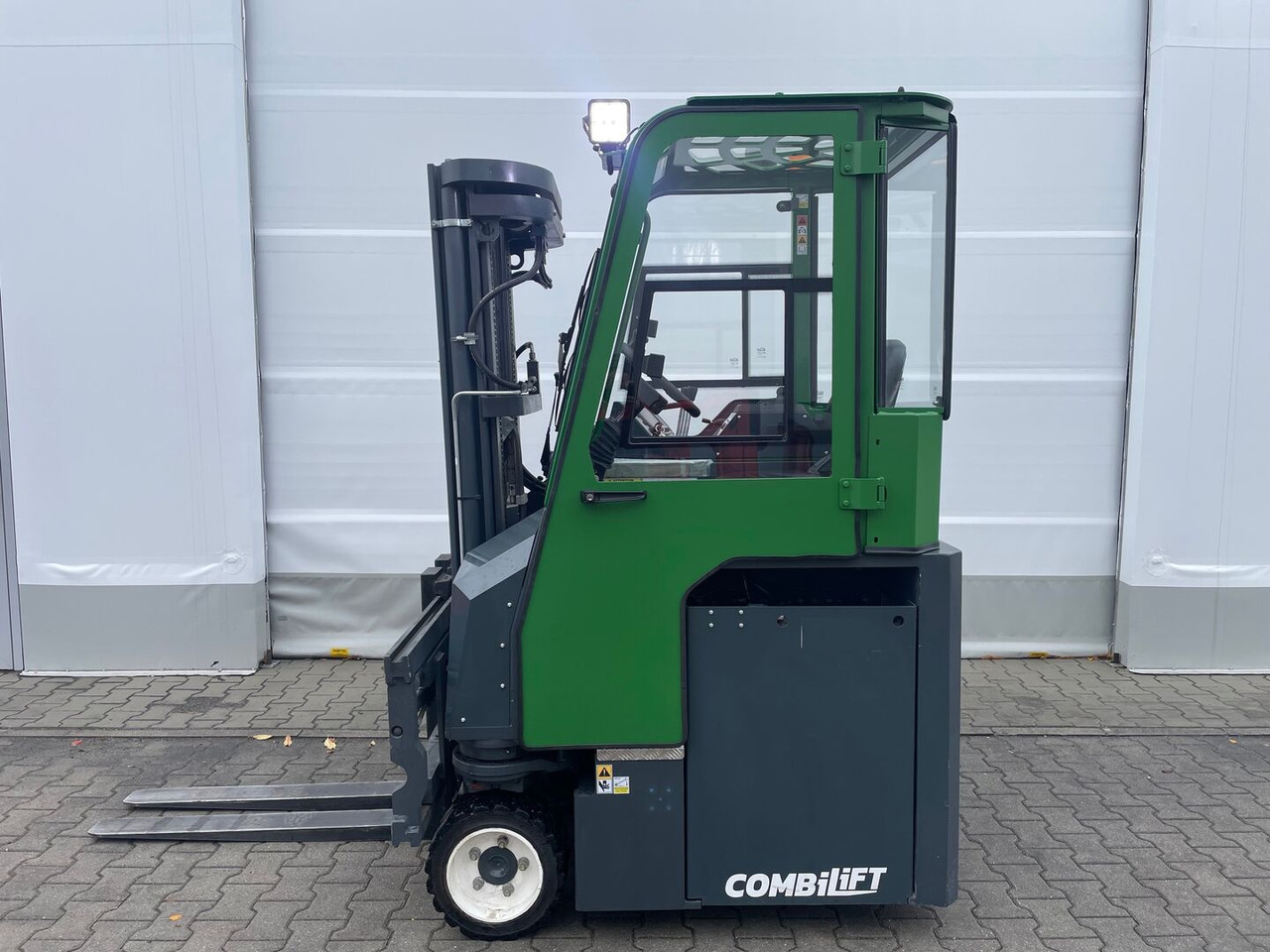 Combilift CBE 2500 - Viljuškar sa 4 strane: slika 1 Combilift CBE 2500 - Viljuškar sa 4 strane: slika 1