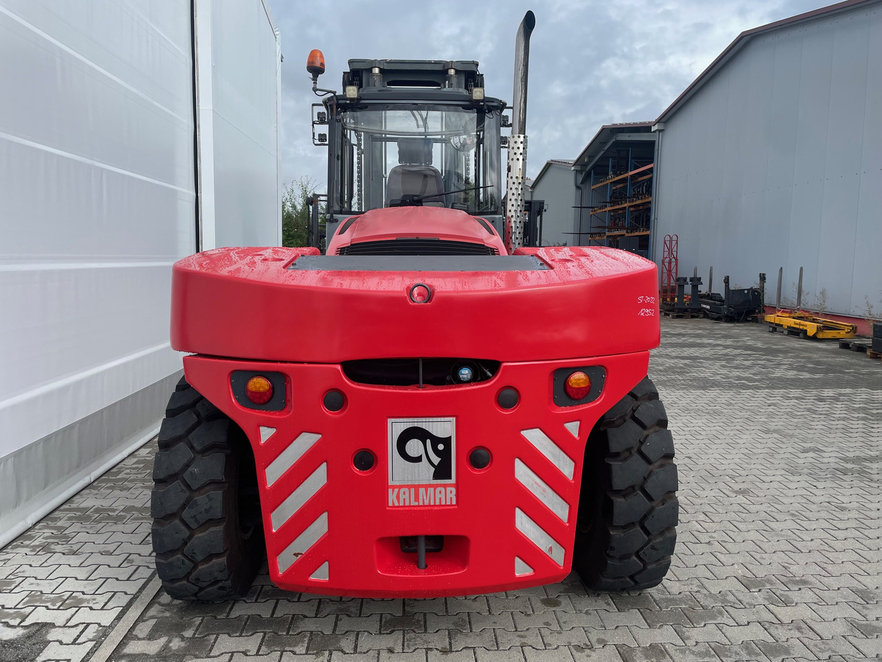 Kalmar DCG160-12 - Mašina za kontejenere: slika 4 Kalmar DCG160-12 - Mašina za kontejenere: slika 4
