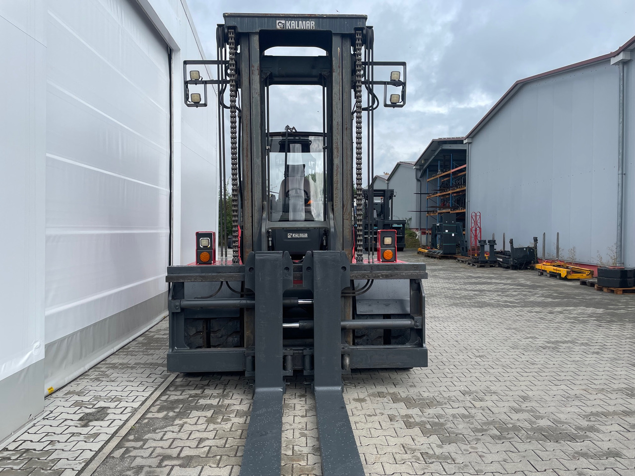 Kalmar DCG160-12 - Mašina za kontejenere: slika 3 Kalmar DCG160-12 - Mašina za kontejenere: slika 3