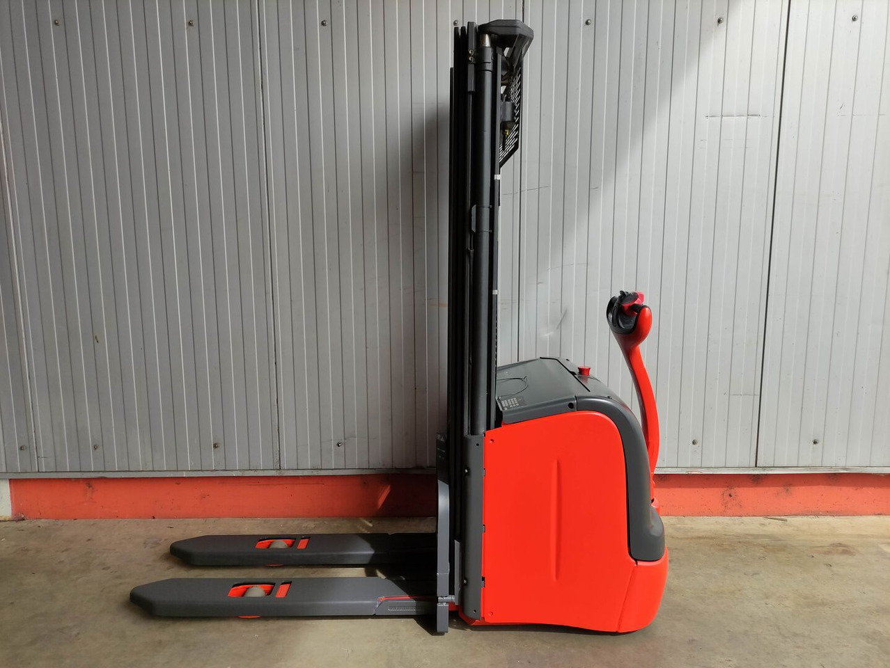 Linde L16-372 (LACK NEU) - Slagač: slika 1 Linde L16-372 (LACK NEU) - Slagač: slika 1