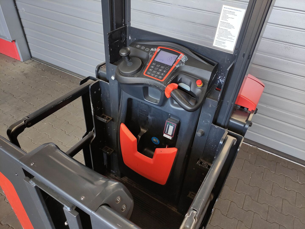 Linde V10-02 - Preuzimač porudžbine: slika 5 Linde V10-02 - Preuzimač porudžbine: slika 5