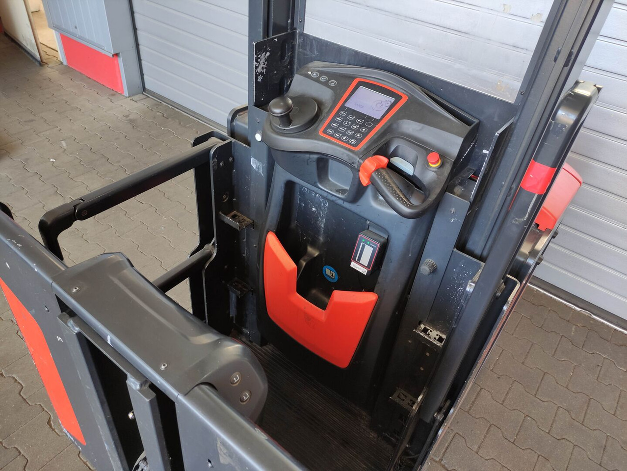 Linde V10-02 - Preuzimač porudžbine: slika 5 Linde V10-02 - Preuzimač porudžbine: slika 5