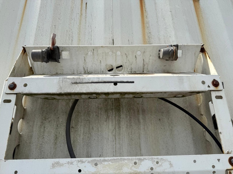 Krone KRONE SD TAUTLINER, 3 AXLE, STAR SLIDING ROOF, NL TRAILER. - Poluprikolica sa ceradom: slika 5 Krone KRONE SD TAUTLINER, 3 AXLE, STAR SLIDING ROOF, NL TRAILER. - Poluprikolica sa ceradom: slika 5