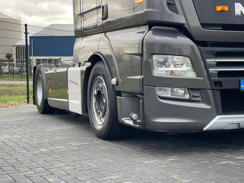 MAN TGX 18.580 2X TANK, LEATHER SEATS, RETARDER, FULL AIR! - Tegljač: slika 4 MAN TGX 18.580 2X TANK, LEATHER SEATS, RETARDER, FULL AIR! - Tegljač: slika 4