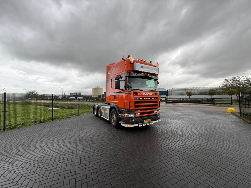 Scania R 164 GA 6X2/4 NA 580 SHOW TRUCK, GESTUURDE VOORLOPER, COMPLEET, TOP. - Tegljač: slika 4 Scania R 164 GA 6X2/4 NA 580 SHOW TRUCK, GESTUURDE VOORLOPER, COMPLEET, TOP. - Tegljač: slika 4