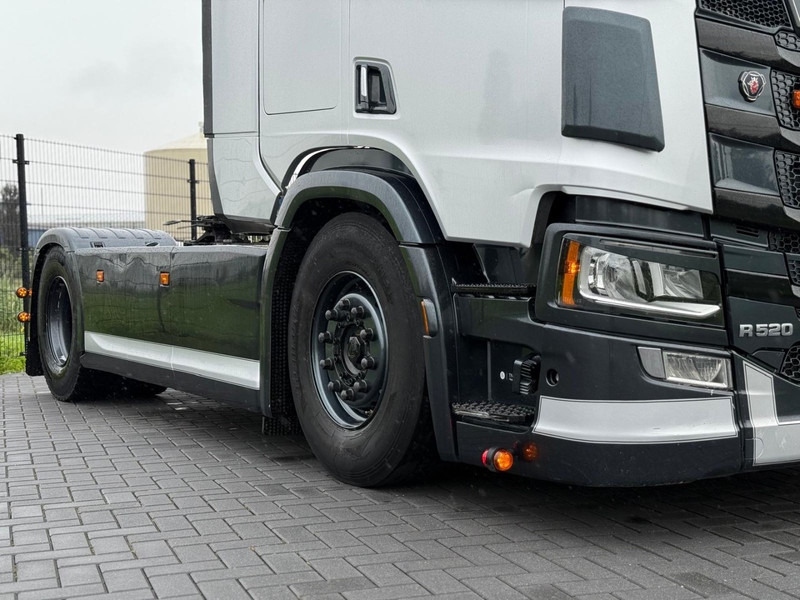 Scania R520 V8 NGS 6 BALLOONS, FULL AIR, RETARDER, 2X TANK, SHOW, FULL SPOILER. - Tegljač: slika 4 Scania R520 V8 NGS 6 BALLOONS, FULL AIR, RETARDER, 2X TANK, SHOW, FULL SPOILER. - Tegljač: slika 4
