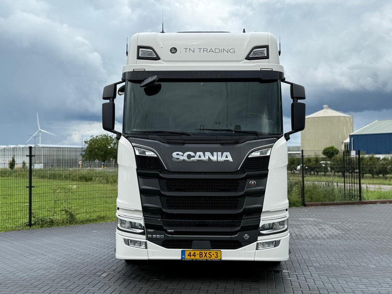 Scania R520A6X2/4NB 6X2/4, LEATHER, RETARDER, 2X TANK, TOP. - Tegljač: slika 4 Scania R520A6X2/4NB 6X2/4, LEATHER, RETARDER, 2X TANK, TOP. - Tegljač: slika 4