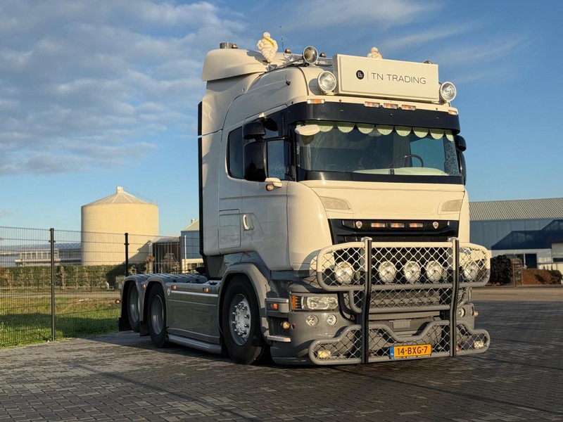 Scania R580 VOLLE SHOWTRUCK, VOLLUCHT, OPEN UITLAAT, INTERIEUR. - Tegljač: slika 1 Scania R580 VOLLE SHOWTRUCK, VOLLUCHT, OPEN UITLAAT, INTERIEUR. - Tegljač: slika 1