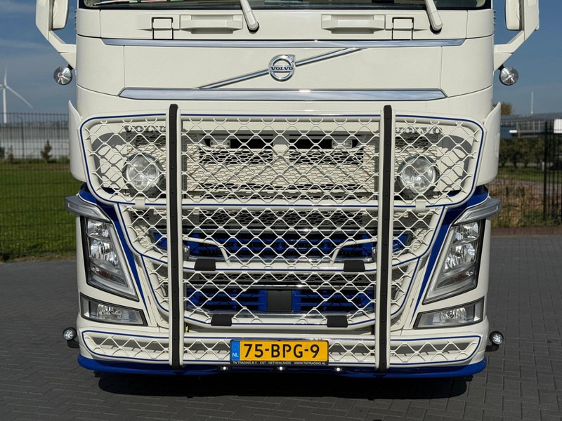 Volvo FH 13.460 SHOWSTAAT, HYDRAULIEK, COMPRESSOR, ADR, I-PARK COOL, INTERIEUR. - Tegljač: slika 3 Volvo FH 13.460 SHOWSTAAT, HYDRAULIEK, COMPRESSOR, ADR, I-PARK COOL, INTERIEUR. - Tegljač: slika 3