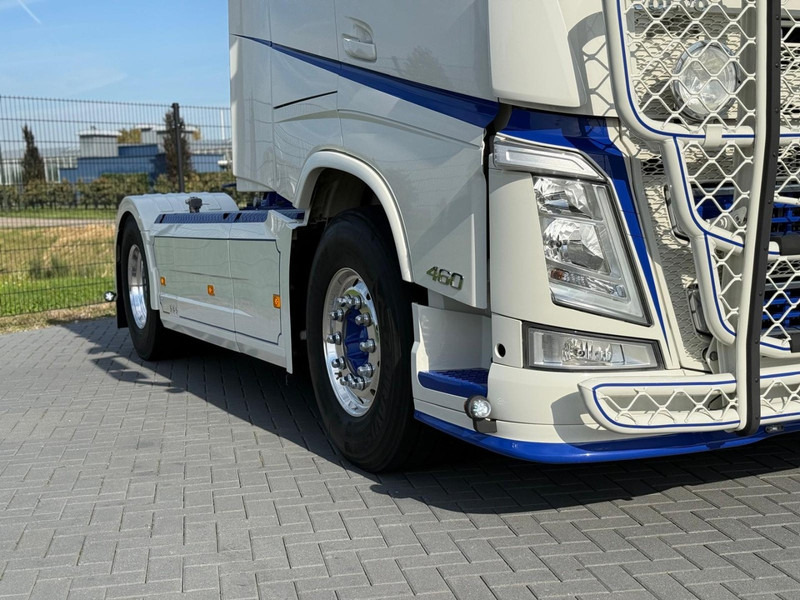 Volvo FH 13.460 SHOWSTAAT, HYDRAULIEK, COMPRESSOR, ADR, I-PARK COOL, INTERIEUR. - Tegljač: slika 2 Volvo FH 13.460 SHOWSTAAT, HYDRAULIEK, COMPRESSOR, ADR, I-PARK COOL, INTERIEUR. - Tegljač: slika 2