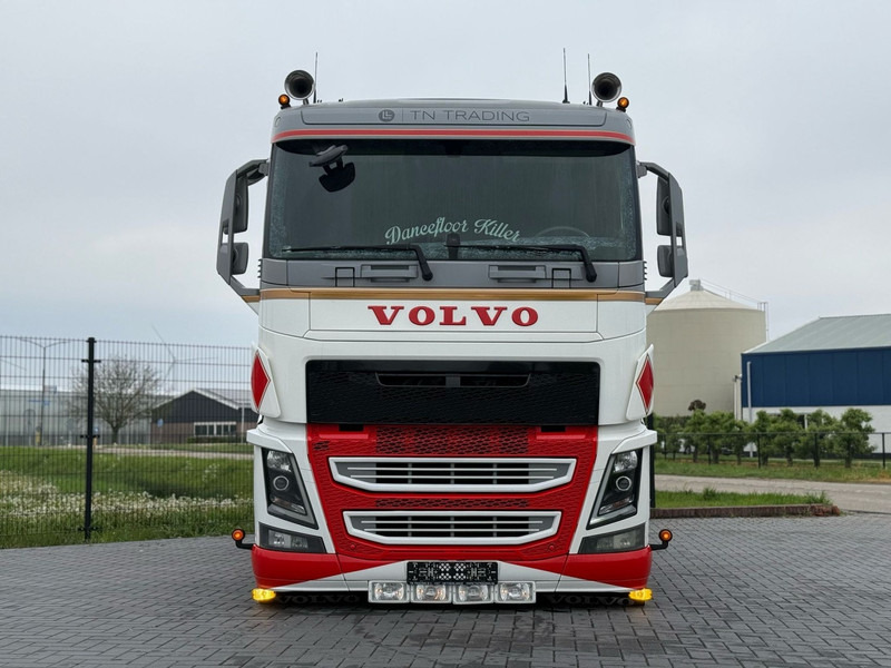 Volvo FH 13.500 SHOWTRUCK, VOLLUCHT, EURO 6, 6X2/4, PTO, SHOW INTERIEUR. - Tegljač: slika 2 Volvo FH 13.500 SHOWTRUCK, VOLLUCHT, EURO 6, 6X2/4, PTO, SHOW INTERIEUR. - Tegljač: slika 2
