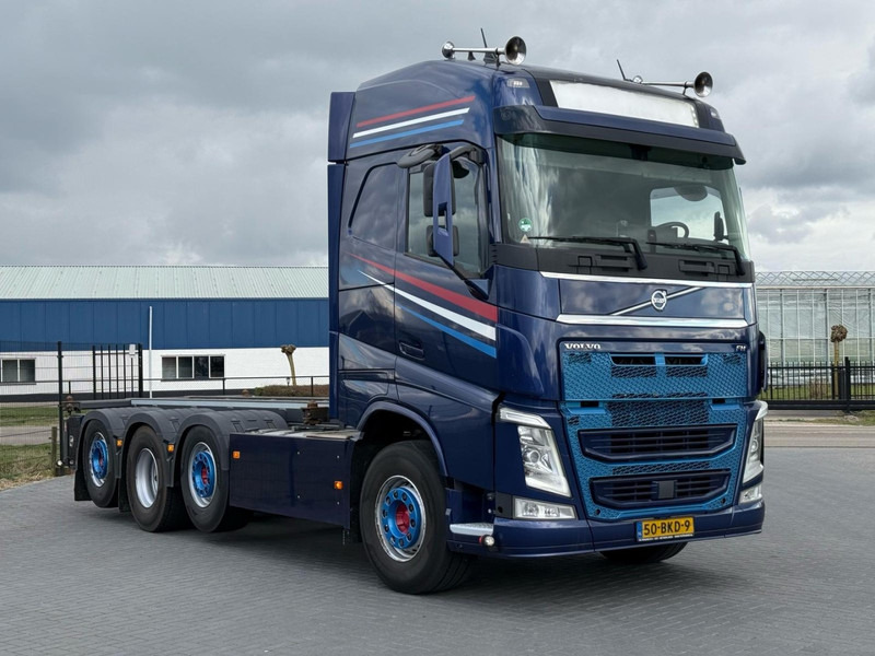 Volvo FH 13.500 DYNAMIC STEERING, DUAL CLUTCH, ACC, 3X CAMERA, ACC. - Kamion za prevoz kontejnera/ Kamion sa promenjivim sandukom: slika 1 Volvo FH 13.500 DYNAMIC STEERING, DUAL CLUTCH, ACC, 3X CAMERA, ACC. - Kamion za prevoz kontejnera/ Kamion sa promenjivim sandukom: slika 1