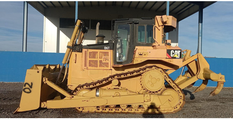 Caterpillar D6T - Buldožer: slika 1 Caterpillar D6T - Buldožer: slika 1