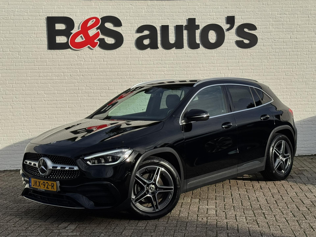 Mercedes-Benz GLA-200 AMG Sfeerverlichting Trekhaak Cruise Climate Navigatie Bluetooth Stoelverwarming - SUVSUV: slika 1 Mercedes-Benz GLA-200 AMG Sfeerverlichting Trekhaak Cruise Climate Navigatie Bluetooth Stoelverwarming - SUVSUV: slika 1