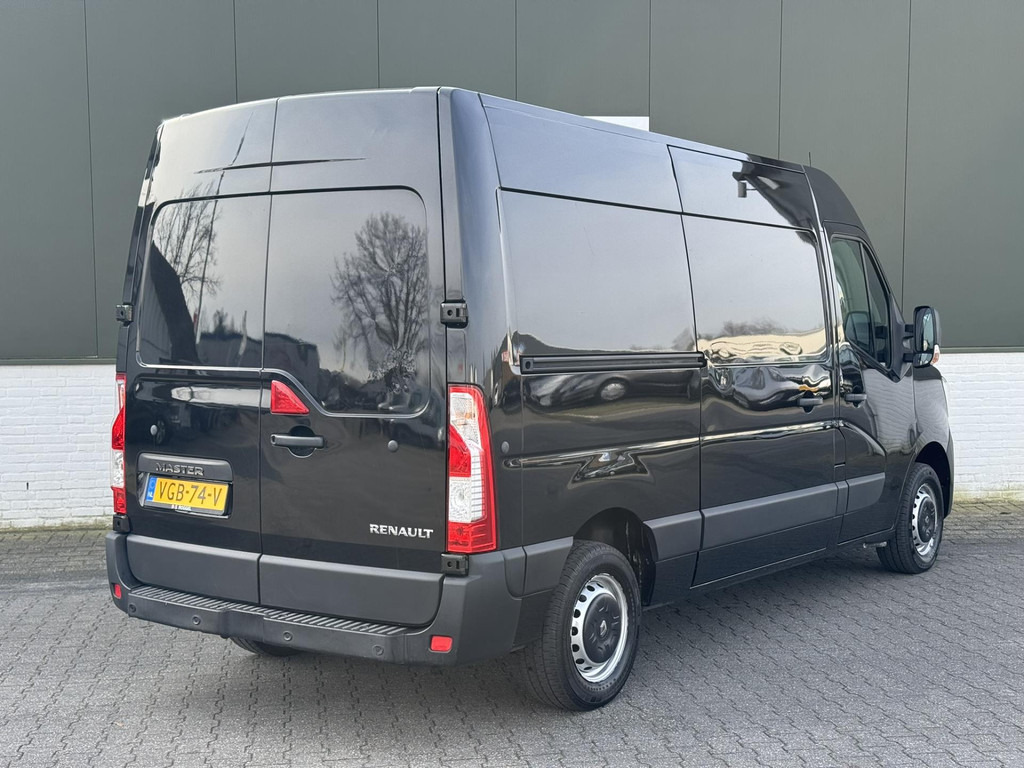 Renault Master-T35 2.3 dCi 135 L2H2 Cruise Navigatie Airco All Season banden Goed onderhouden - Furgon: slika 2 Renault Master-T35 2.3 dCi 135 L2H2 Cruise Navigatie Airco All Season banden Goed onderhouden - Furgon: slika 2