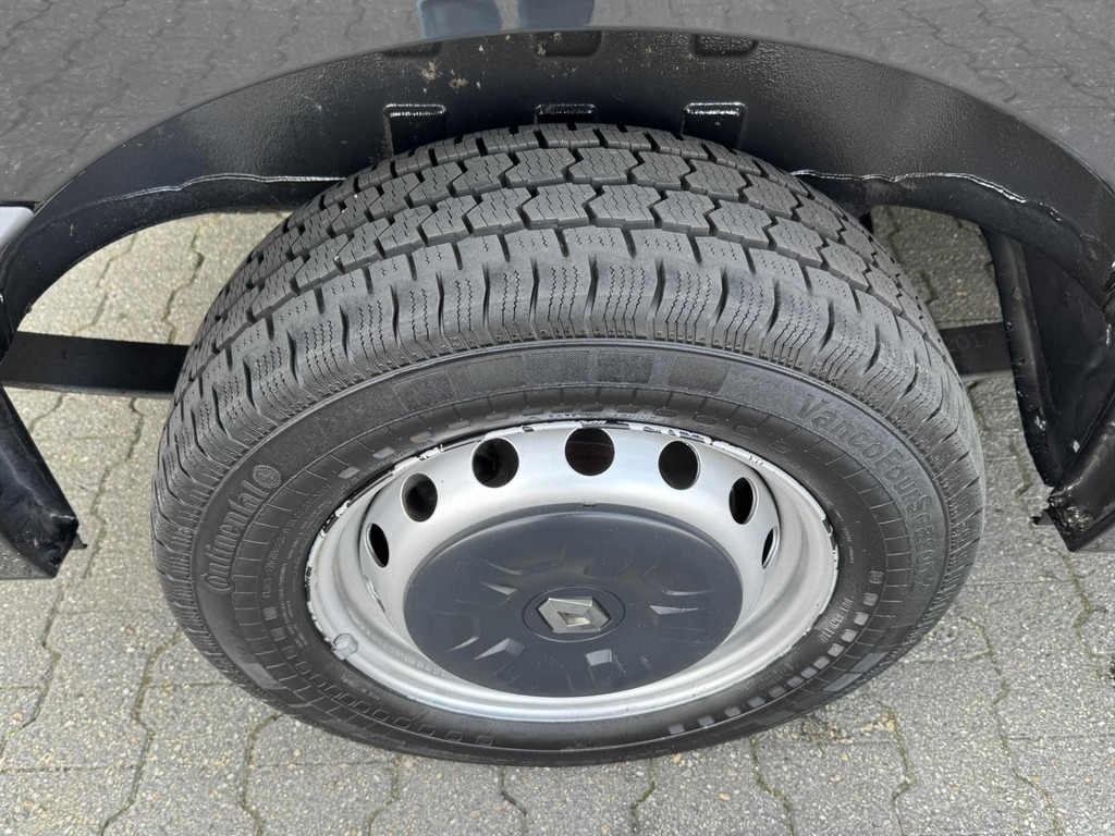 Renault Master-T35 2.3 dCi 135 L2H2 Cruise Navigatie Airco All Season banden Goed onderhouden - Furgon: slika 5 Renault Master-T35 2.3 dCi 135 L2H2 Cruise Navigatie Airco All Season banden Goed onderhouden - Furgon: slika 5