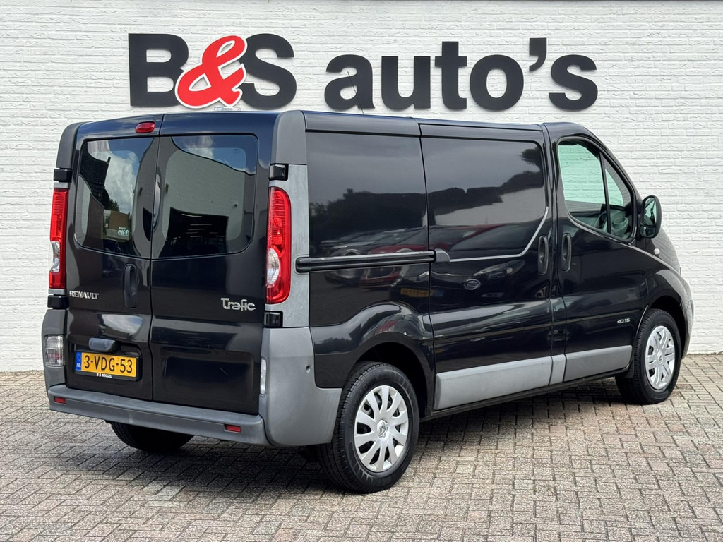 Renault Trafic-2.0 dCi T27 L1H1Navigatie Bleutooth Airco Elektrische ramen - Mali kombi: slika 2 Renault Trafic-2.0 dCi T27 L1H1Navigatie Bleutooth Airco Elektrische ramen - Mali kombi: slika 2