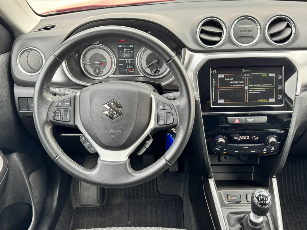 SUVSUV Suzuki Vitara-1.4 Boosterjet Select Smart Hybrid Adaptive cruise control Climate control Parkeercamera Apple / Android carplay: slika 12