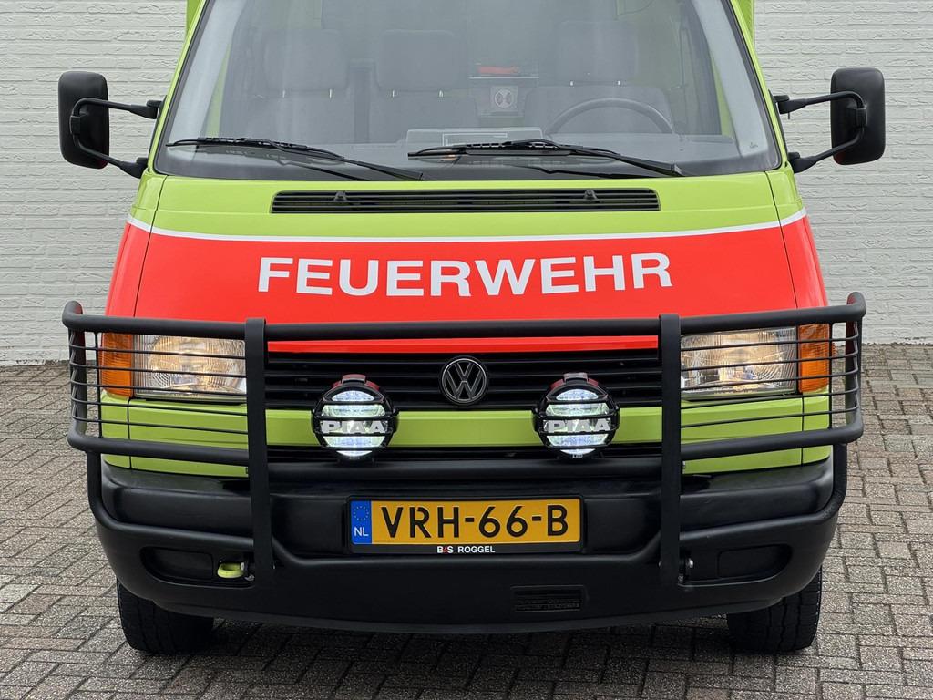 Volkswagen Transporter-2.5 292 syncro ex Zwitserse brandweer Trekhaak Verstralers Laadruimte ventilatie - Dostavno vozilo sa ceradom: slika 4 Volkswagen Transporter-2.5 292 syncro ex Zwitserse brandweer Trekhaak Verstralers Laadruimte ventilatie - Dostavno vozilo sa ceradom: slika 4