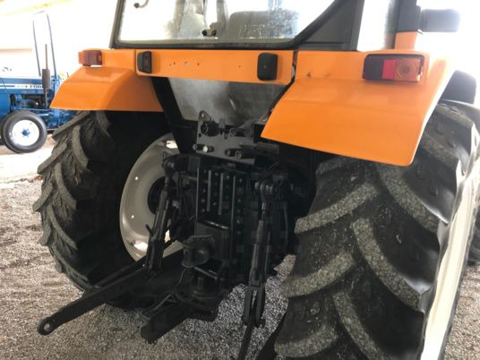 Renault CERES 95 X TRACTEUR + CHARGEUR MX80 - Traktor: slika 3 Renault CERES 95 X TRACTEUR + CHARGEUR MX80 - Traktor: slika 3