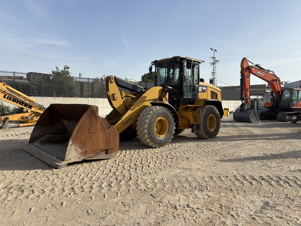 CATERPILLAR 926M - Utovarivač točkaš: slika 1 CATERPILLAR 926M - Utovarivač točkaš: slika 1