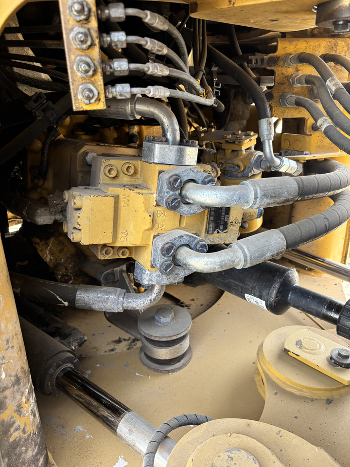 Utovarivač točkaš CATERPILLAR 926M: slika 8