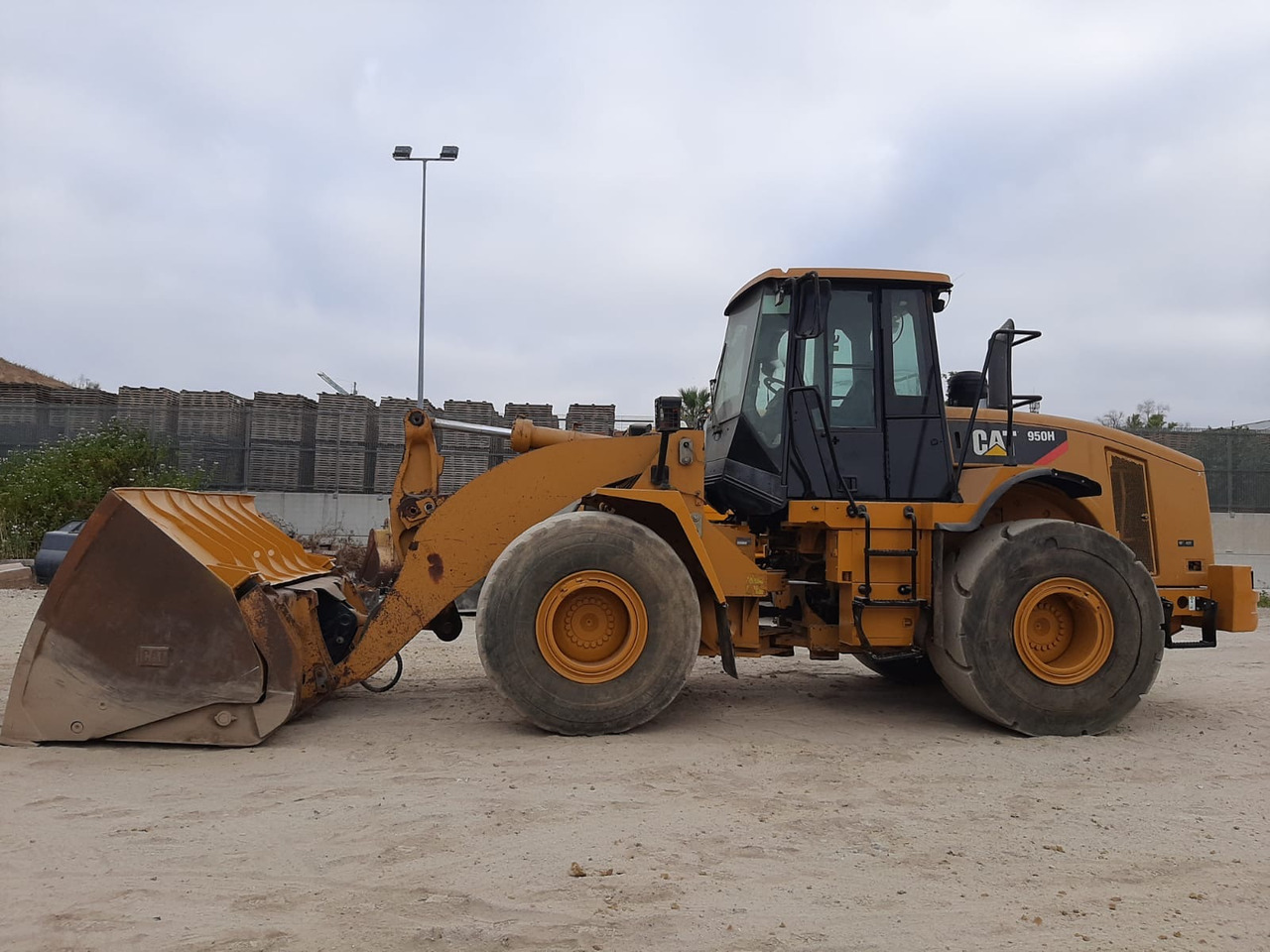 Caterpillar 950H - Građevinska mašina: slika 1 Caterpillar 950H - Građevinska mašina: slika 1