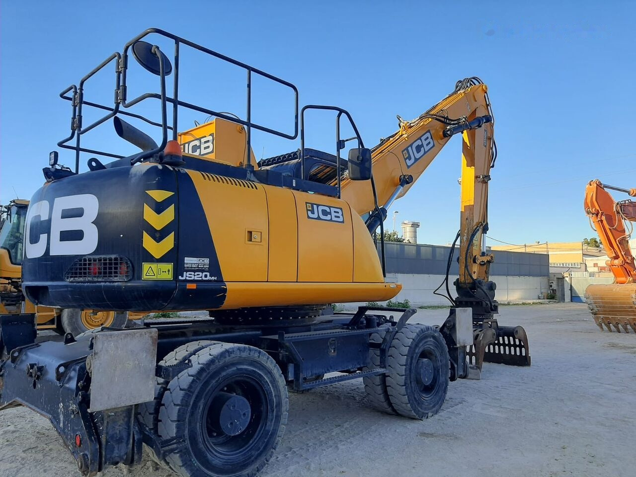 JCB JS 200 - Bager točkaš: slika 2 JCB JS 200 - Bager točkaš: slika 2