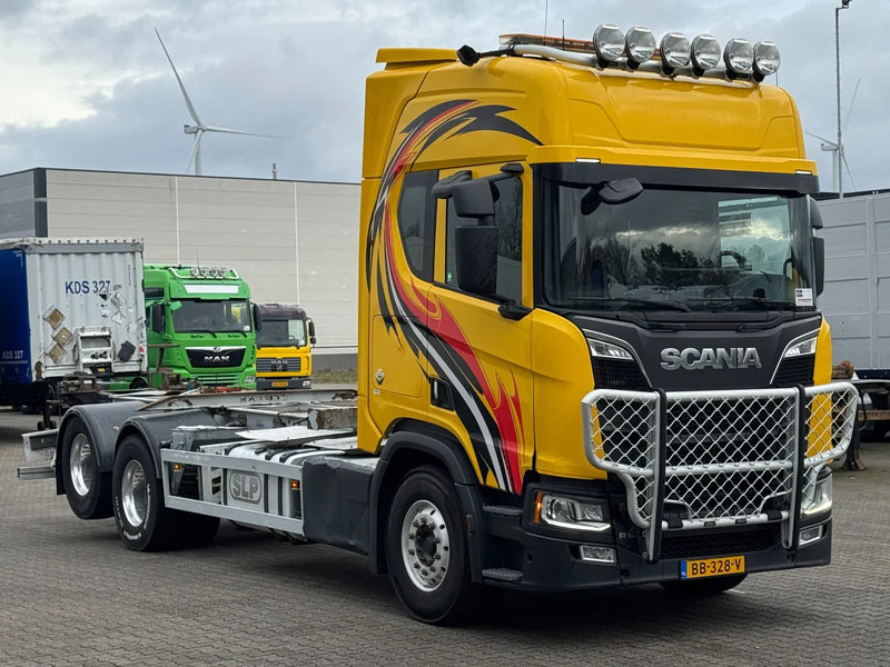 Scania R650 V8 6x2 WB 4.95mtr Retarder Full Air - Kamion sa golom šasijom i zatvorenom kabinom: slika 2 Scania R650 V8 6x2 WB 4.95mtr Retarder Full Air - Kamion sa golom šasijom i zatvorenom kabinom: slika 2