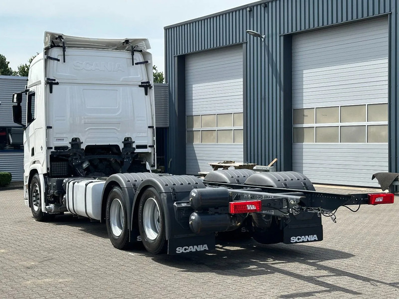 Scania R660 V8 6x4 or 6x2 Chassis with Lift-Axle / Retarder / Wb 4.75 / Full Air - Kamion sa golom šasijom i zatvorenom kabinom: slika 4 Scania R660 V8 6x4 or 6x2 Chassis with Lift-Axle / Retarder / Wb 4.75 / Full Air - Kamion sa golom šasijom i zatvorenom kabinom: slika 4