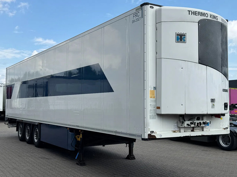 Schmitz Cargobull Thermo King SLXe 300 / Disc Brakes / Lift-Axle / Flower Width / Apk - Poluprikolica hladnjače: slika 4 Schmitz Cargobull Thermo King SLXe 300 / Disc Brakes / Lift-Axle / Flower Width / Apk - Poluprikolica hladnjače: slika 4