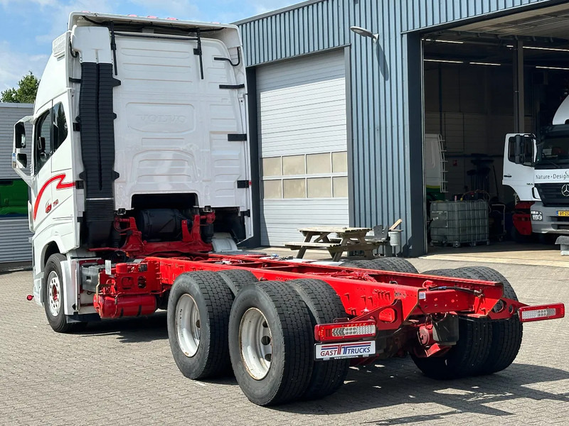 Volvo FH 16.750 6x4 Globe XL Chassis Retarder 4.30 Wb Full Air - Kamion sa golom šasijom i zatvorenom kabinom: slika 4 Volvo FH 16.750 6x4 Globe XL Chassis Retarder 4.30 Wb Full Air - Kamion sa golom šasijom i zatvorenom kabinom: slika 4