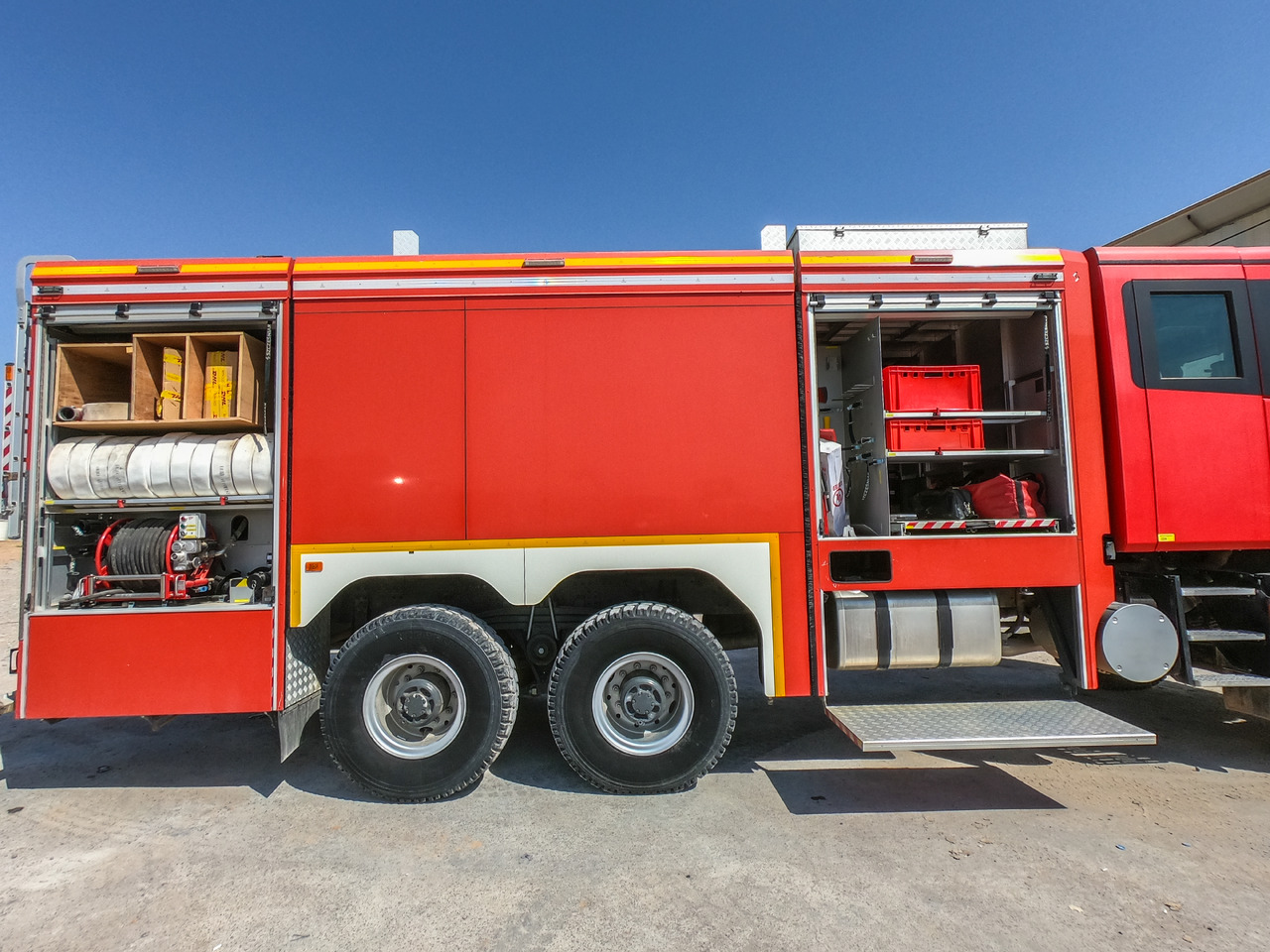 Renault SZCZESNIAK K-500 TLF 9000/1000 6x6 - Vatrogasni kamion: slika 4 Renault SZCZESNIAK K-500 TLF 9000/1000 6x6 - Vatrogasni kamion: slika 4