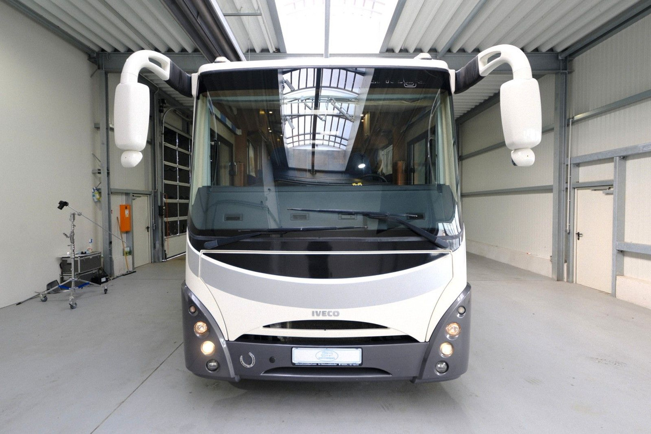 Carthago M Liner 57 BRH/Automatik/Festbett+Hubbett/2xKlim - Integrisani kamper: slika 2 Carthago M Liner 57 BRH/Automatik/Festbett+Hubbett/2xKlim - Integrisani kamper: slika 2