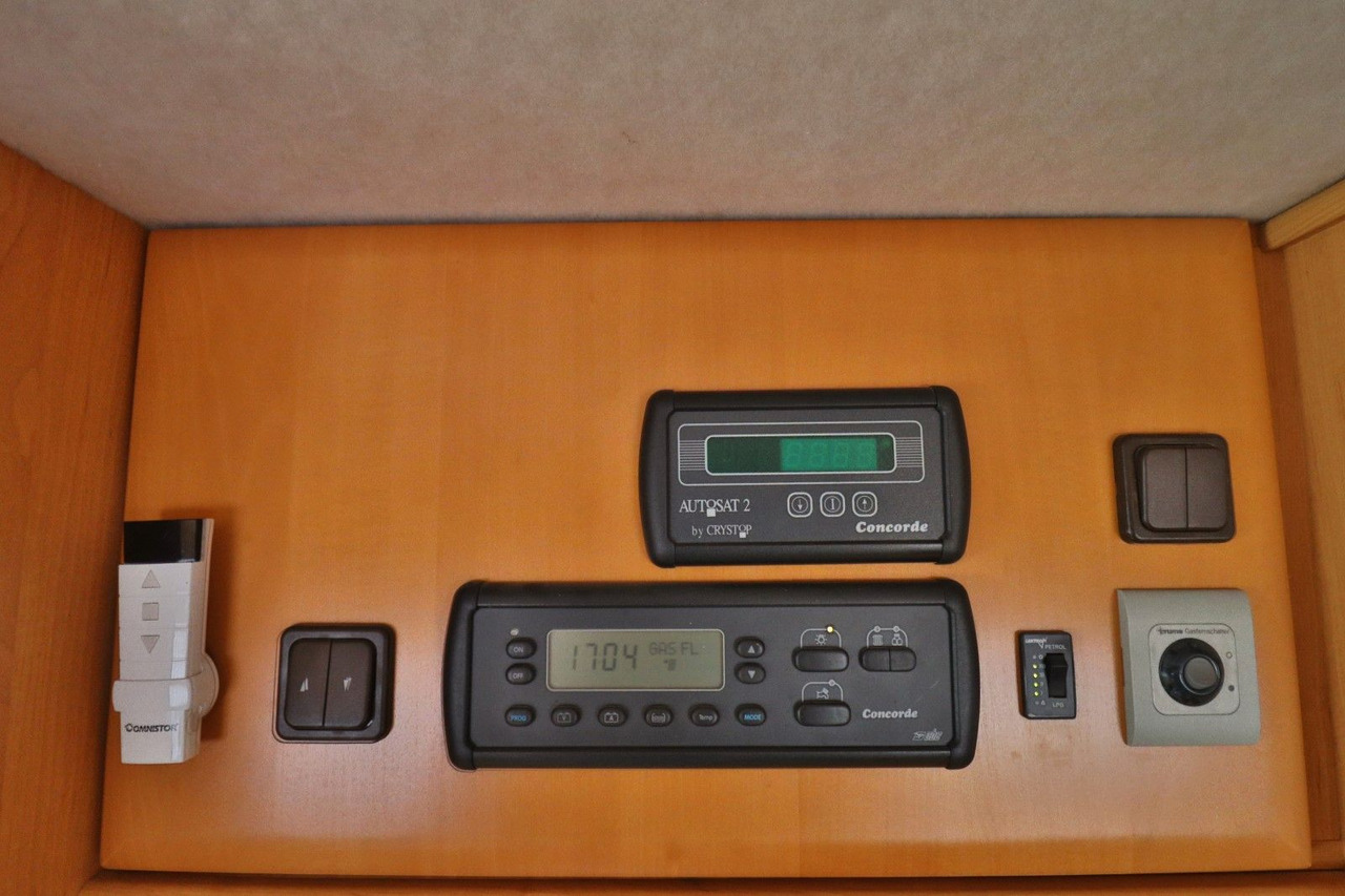 Integrisani kamper Concorde Charisma I 880 F/Automatik/Festbett/Klima/Solar Concorde Charisma I 880 F/Automatik/Festbett/Klima/Solar: slika 19