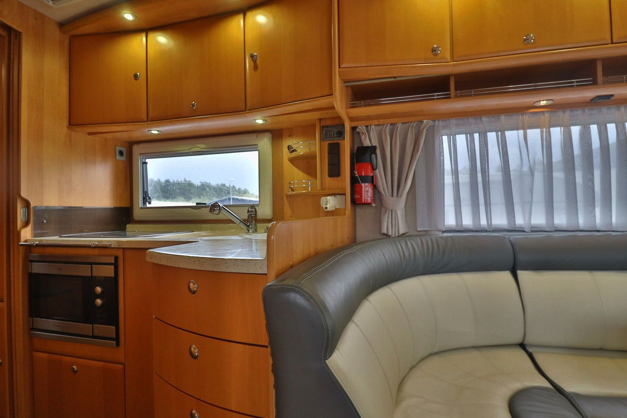 Integrisani kamper Concorde Charisma I 880 F/Automatik/Festbett/Klima/Solar Concorde Charisma I 880 F/Automatik/Festbett/Klima/Solar: slika 16