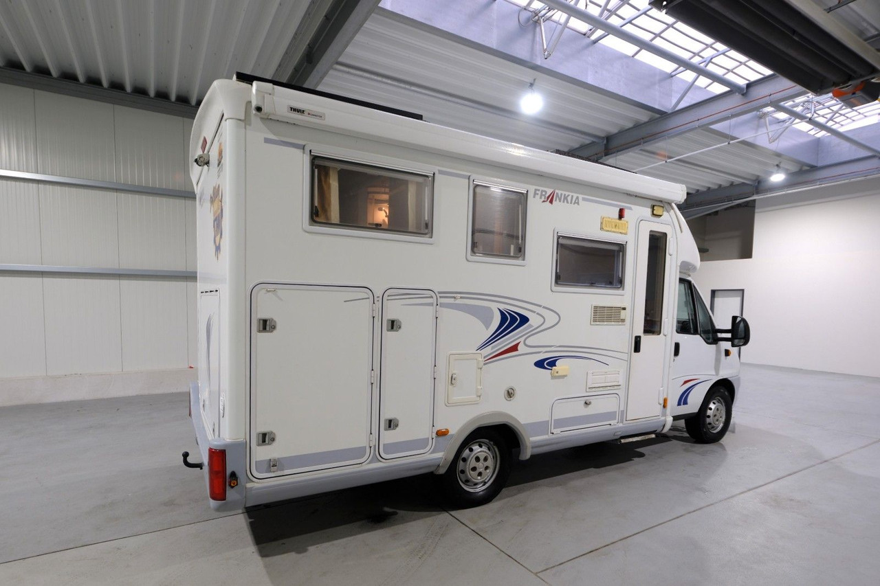 Frankia T 650 BD/Festbett/Garage/Solar/Markise Frankia T 650 BD/Festbett/Garage/Solar/Markise - Poluintegrisani kamper: slika 4 Frankia T 650 BD/Festbett/Garage/Solar/Markise Frankia T 650 BD/Festbett/Garage/Solar/Markise - Poluintegrisani kamper: slika 4