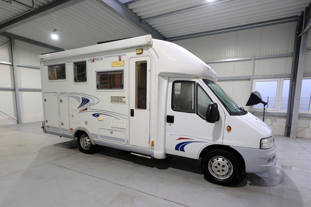 Frankia T 650 BD/Festbett/Garage/Solar/Markise Frankia T 650 BD/Festbett/Garage/Solar/Markise - Poluintegrisani kamper: slika 1 Frankia T 650 BD/Festbett/Garage/Solar/Markise Frankia T 650 BD/Festbett/Garage/Solar/Markise - Poluintegrisani kamper: slika 1
