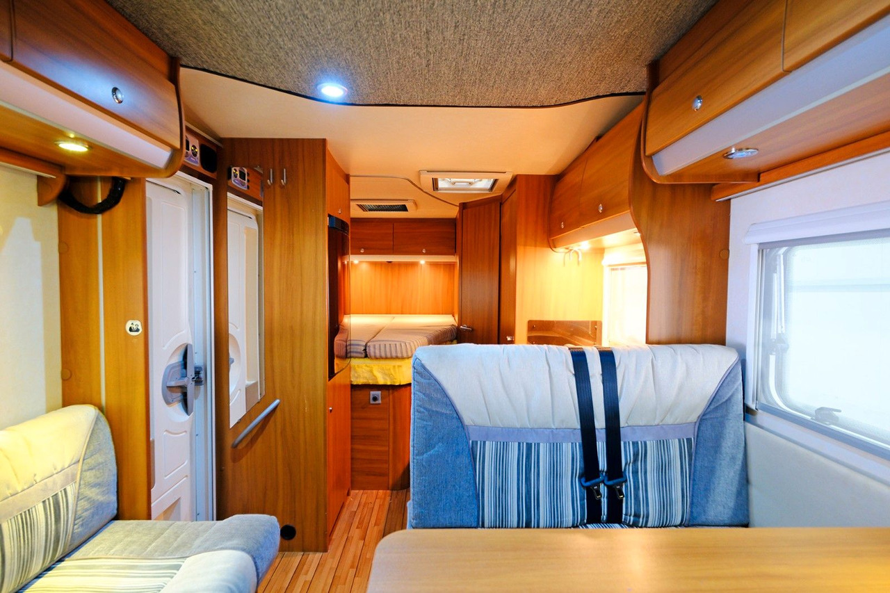 Knaus Sky Wave 650 MF/Festbett+Hubbett/Klima/Markise Knaus Sky Wave 650 MF/Festbett+Hubbett/Klima/Markise - Poluintegrisani kamper: slika 5 Knaus Sky Wave 650 MF/Festbett+Hubbett/Klima/Markise Knaus Sky Wave 650 MF/Festbett+Hubbett/Klima/Markise - Poluintegrisani kamper: slika 5