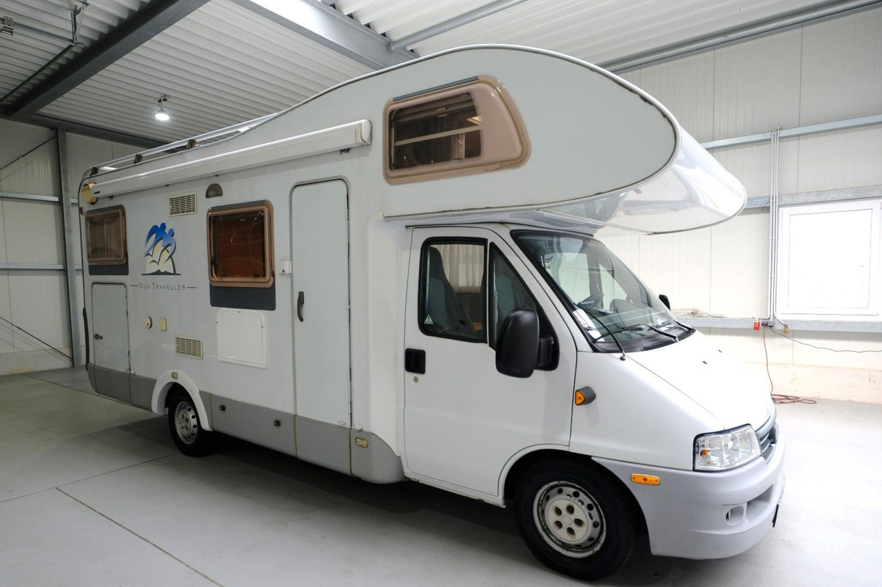 Knaus Sun Traveller 658 LG/Festbett/ DPF Grün/Garage - Alkoven kamper: slika 1 Knaus Sun Traveller 658 LG/Festbett/ DPF Grün/Garage - Alkoven kamper: slika 1
