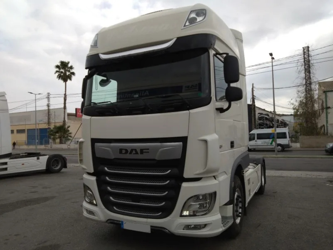 DAF XF 480 Super Space Cab - Tegljač: slika 1 DAF XF 480 Super Space Cab - Tegljač: slika 1