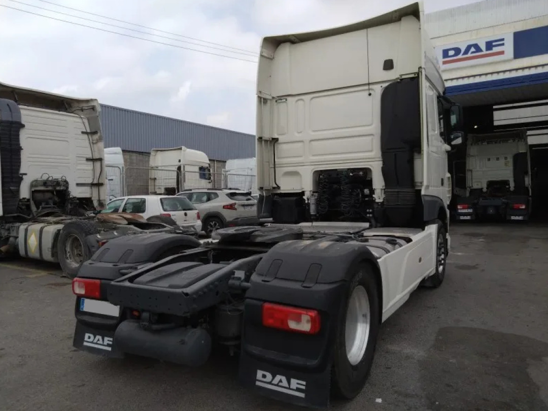 DAF XF 480 Super Space Cab - Tegljač: slika 3 DAF XF 480 Super Space Cab - Tegljač: slika 3