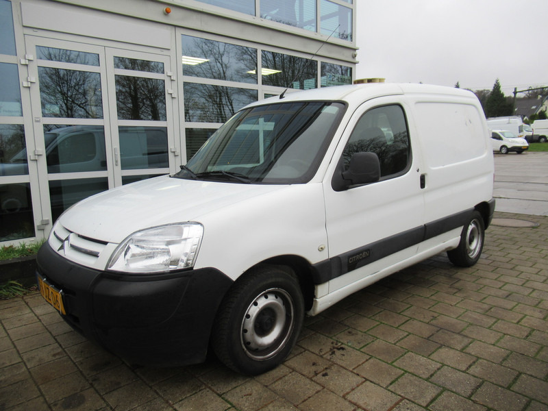 Citroën Berlingo 1.6 HDI 66KW 600 First AHK Schuifdeur - Mali kombi: slika 4 Citroën Berlingo 1.6 HDI 66KW 600 First AHK Schuifdeur - Mali kombi: slika 4