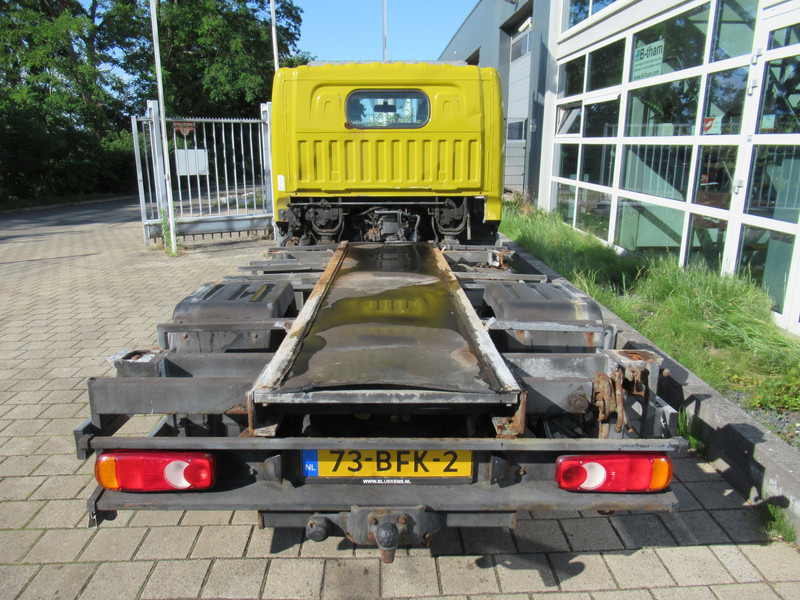 Renault Maxity 2.5DCi 107KW Chassis Twist Lock AIRCO - Dostavno vozilo: slika 4 Renault Maxity 2.5DCi 107KW Chassis Twist Lock AIRCO - Dostavno vozilo: slika 4
