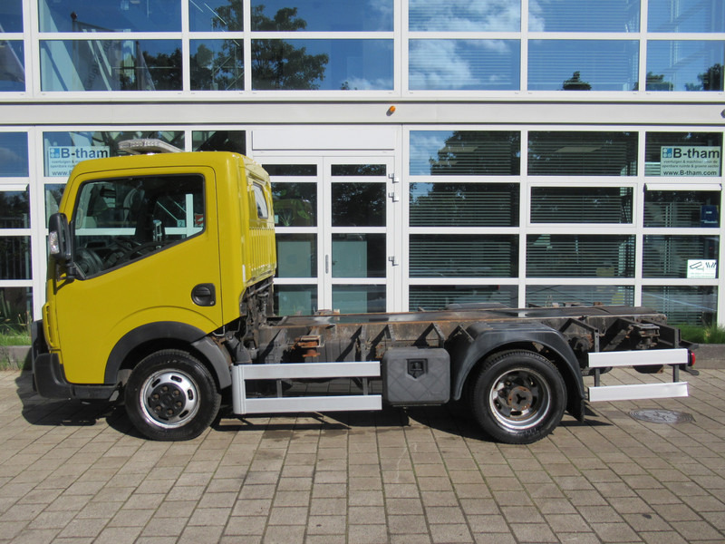 Renault Maxity 2.5DCi 107KW Chassis Twist Lock AIRCO - Dostavno vozilo: slika 2 Renault Maxity 2.5DCi 107KW Chassis Twist Lock AIRCO - Dostavno vozilo: slika 2