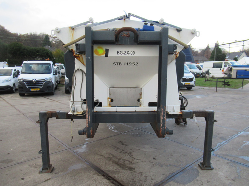 NIDO STRATOS B40-36 PALN-450 Rotopo 4m3 + 2.200L Salzstreuer Saltspreader Zoutstrooier - Rasipač peska/ Soli: slika 4 NIDO STRATOS B40-36 PALN-450 Rotopo 4m3 + 2.200L Salzstreuer Saltspreader Zoutstrooier - Rasipač peska/ Soli: slika 4